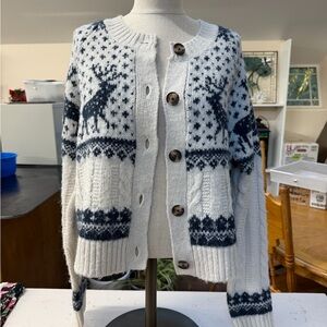 Old Navy Women's Cardigan - Cream and Black Reindeer Pattern